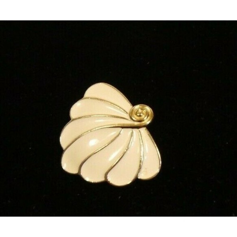 Vintage 1970s-1980s Signed Trifari Goldtone White Enamel Fan Shaped Brooch Pin